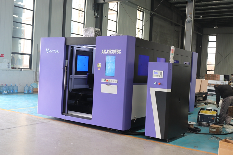 Industrial 3015 6000 watt Fibe - đánh giá và giá Industrial Laser Metal Cutting Machine